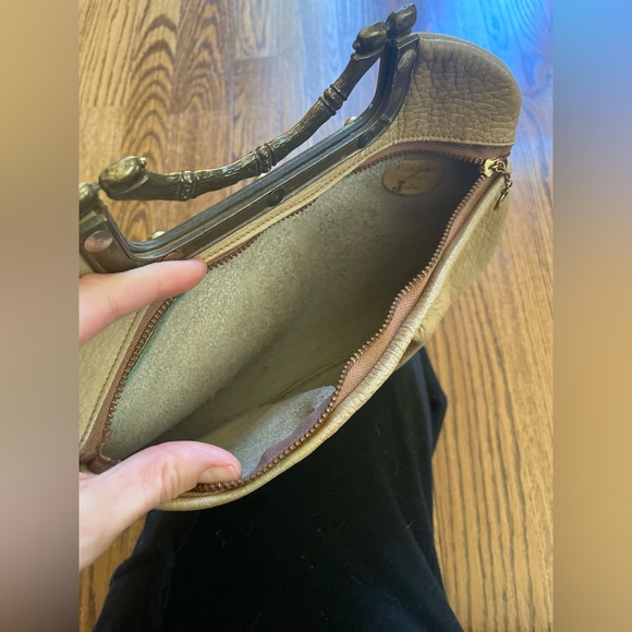 Beauty tan leather vintage hand bag. - Picture 5 of 6